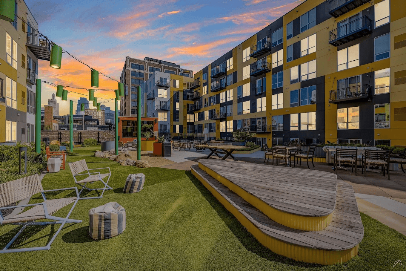 City Club Apartments Crossroads Kansas City, exterior